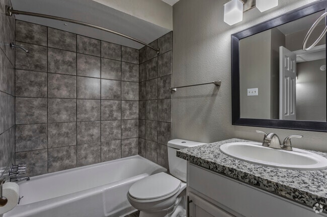 2BR, 1.5BA - 864 SF Upgraded - Bathroom - Casa Luna Apartments