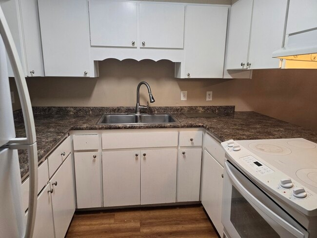 Photo - 17 7th St