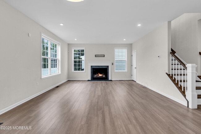 Photo - 317 Tulip Ct