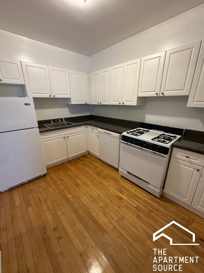 Building Photo - 342 Park Ave Rental