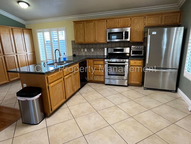 Photo - 716 San Joaquin Ct