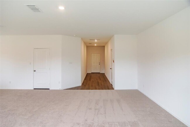 Photo - 112 Dollars Dr