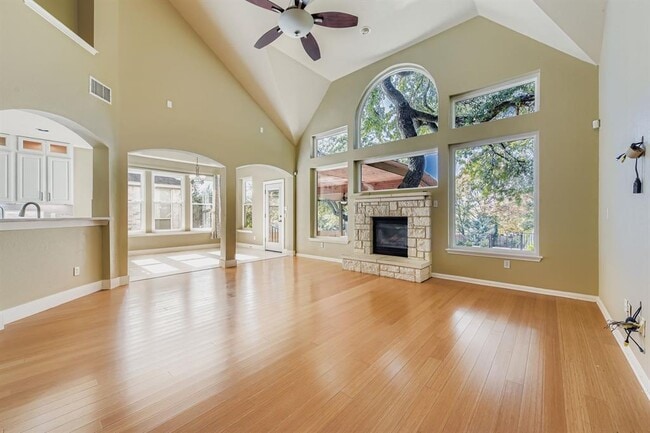 Photo - 1028 Horseback Hollow