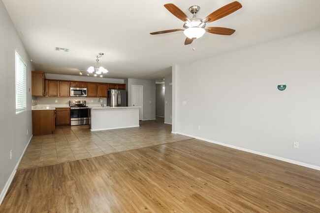 Photo - 8822 W Pioneer St