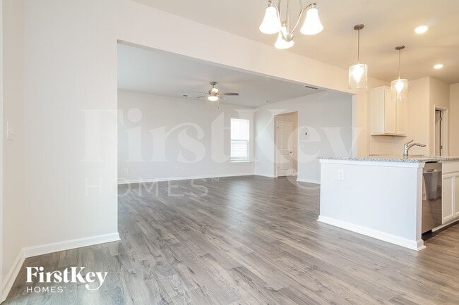 Photo - 604 Goldburn Wy