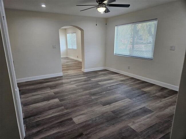 Photo - 2551 NE 7th Ter