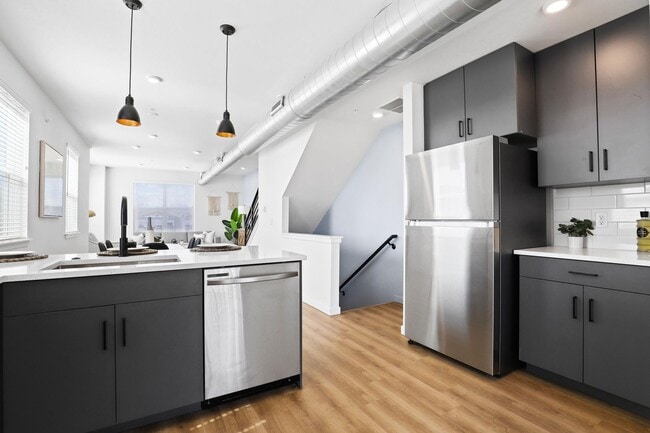 Photo - 210 Emery St