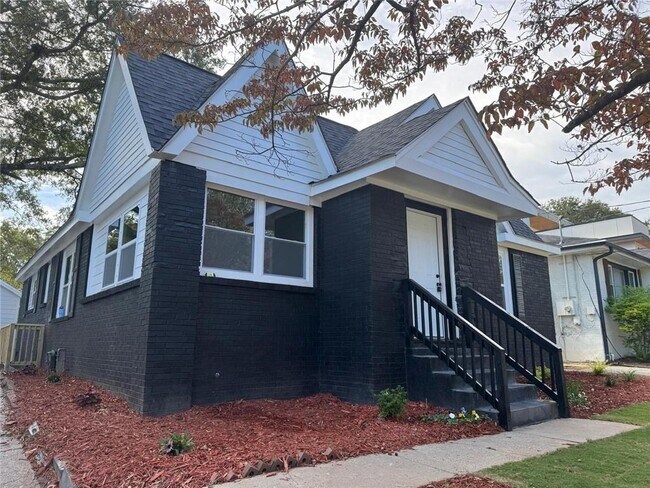 Photo - 1332 Thurgood St SW