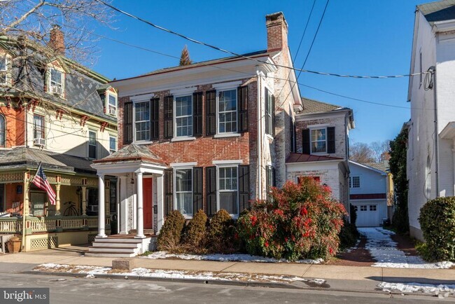 Building Photo - 118 N Union St Rental