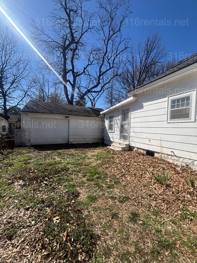 Photo - Three bedroom one bath freshly painted house available NOW!