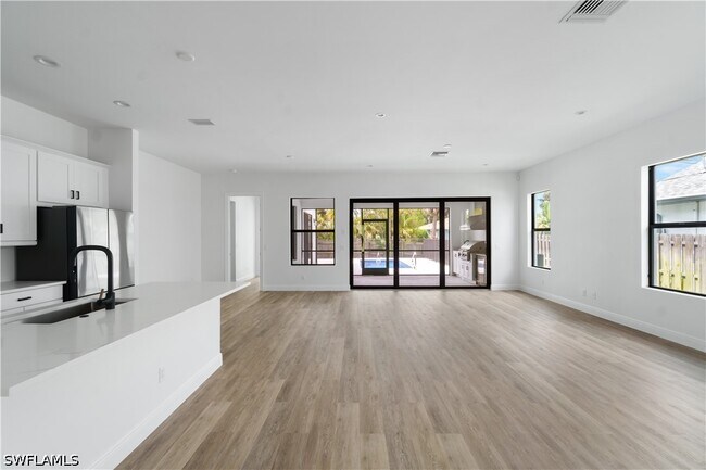 Photo - 837 91st Ave N