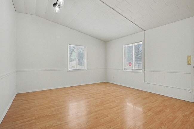 Photo - 2423 Sonora St