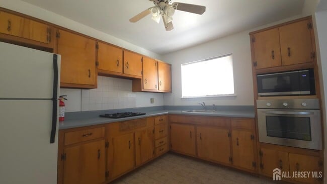 Photo - 89 Van Buren Ave Unit 2