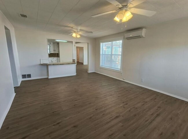 Photo - Charming and Spacious 3 bedroom, 2 bath home AVAILABLE NOW!