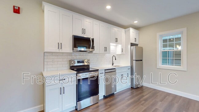 Photo - 130 Center St Unit 2