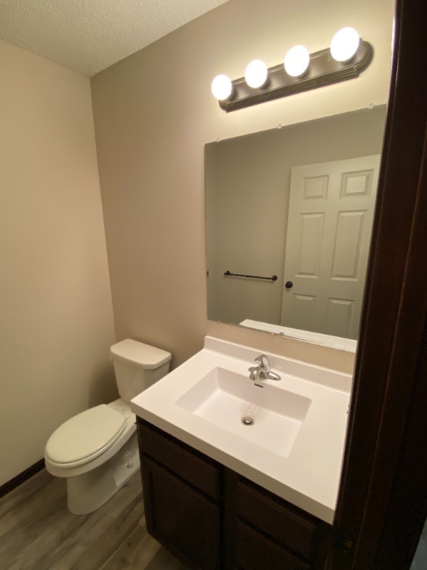 Photo - 2100 4th Ln SE