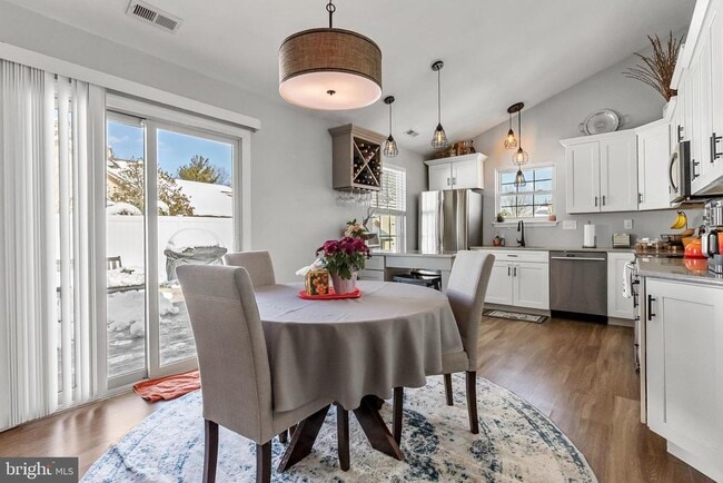 Photo - 33 Birchwood Dr