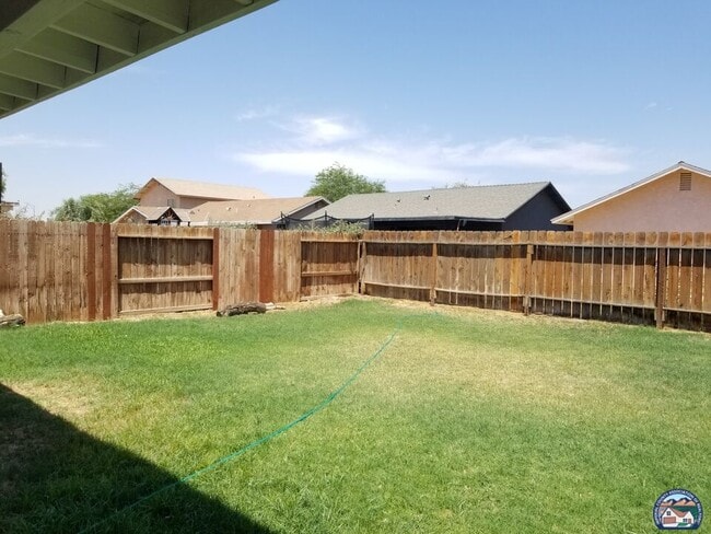 Photo - 417 Conestoga Ln