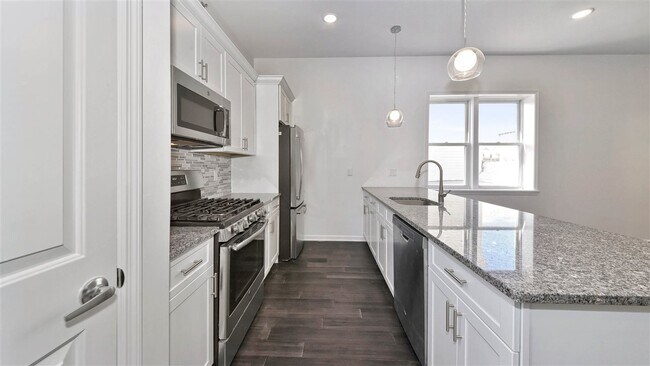 Photo - 470-472 Broadway Unit 2