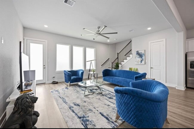 Photo - 4614 Redbud St