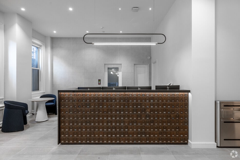 24/7 Security Desk