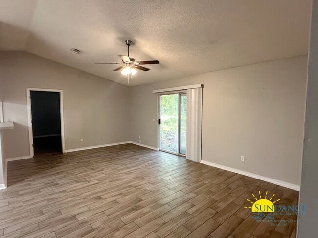 Photo - Open layout 3 Bedroom home in Navarre!