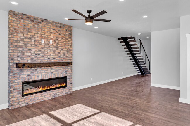 Photo - 681-628 28 Rd