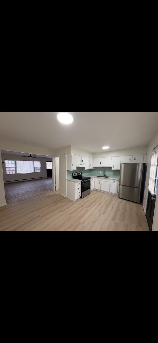 Photo - 1280 Townsend Ave