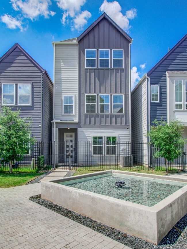 Photo - 8325 Springwood Crk Ln