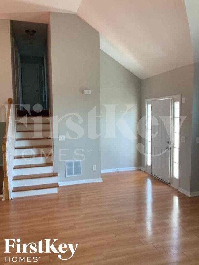 Photo - 1253 Waymar Ct SW