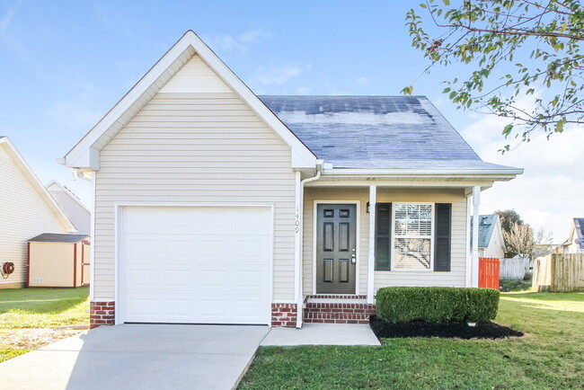 Building Photo - 1409 Amal Dr Rental