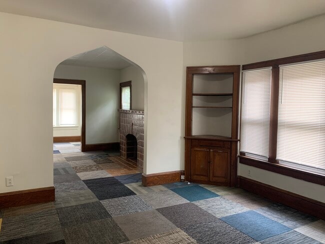 Photo - 1005 13th St NE