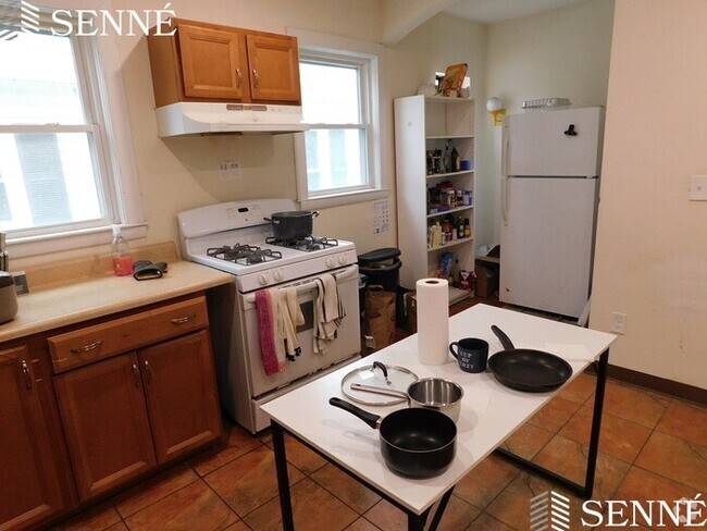 Building Photo - 51 Porter Rd Unit 2 Rental