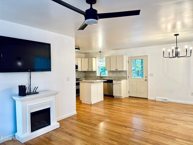 Photo - 21 Loughberry Rd