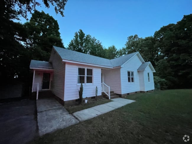 Building Photo - 421 Danielle Dr Rental