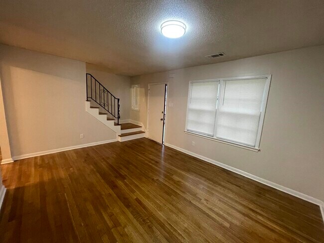 Photo - 1493 Patterson St