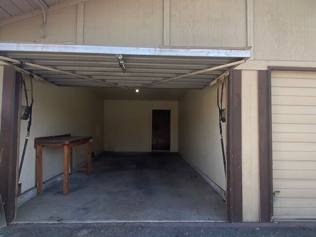 Building Photo - t65 Unit t65/104