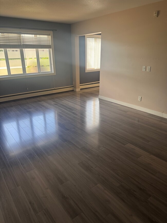 Photo - 2203 7th St E