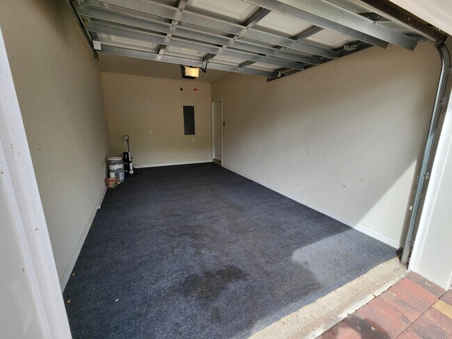 Photo - 1102 Dakota Dr