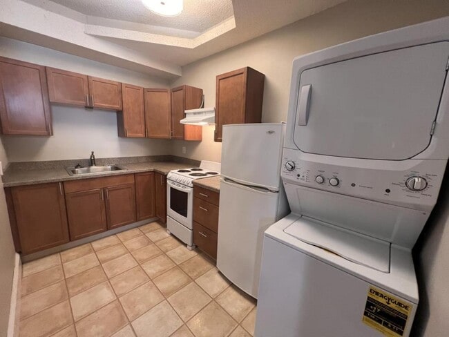 Building Photo - 311 25th St