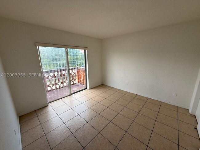 Photo - 2330 NW 11th St Unit 33