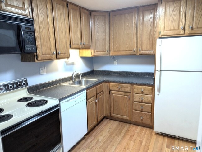 Photo - 165 South St Unit 3