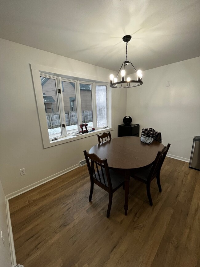 Photo - 2115 Wiemann St