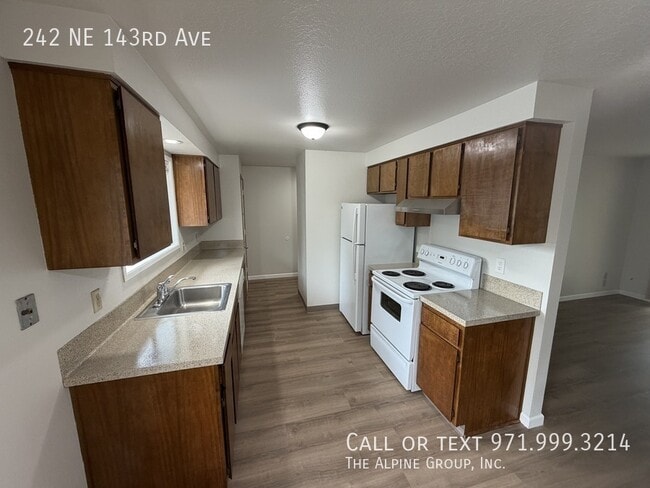 Photo - 242 NE 143rd Ave