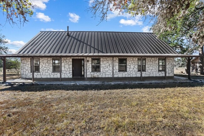 Photo - Hill Country Retreat