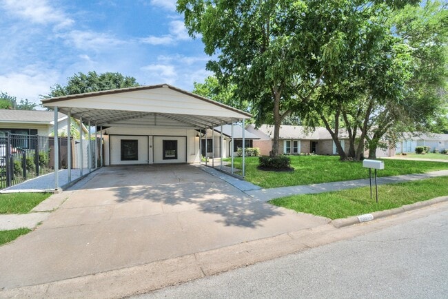Photo - 10550 Emnora Ln
