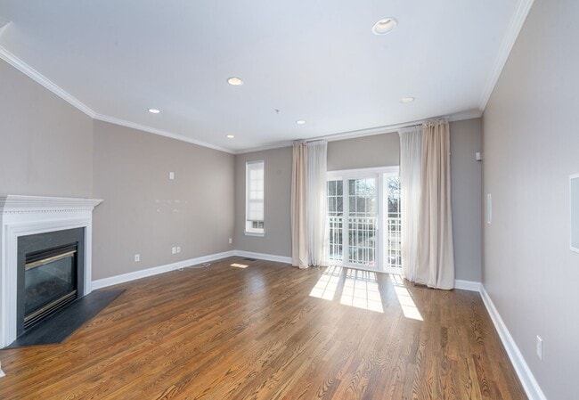 Photo - 3212 Toone St