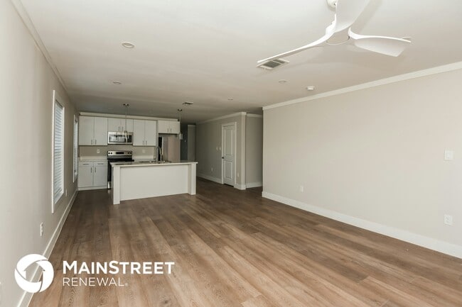 Photo - 2120 Belzise Terrace