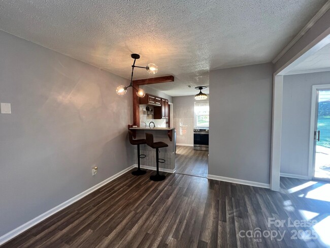 Photo - 222 Sikeston Ct