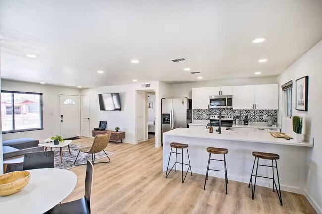 Photo - 1233 E Marny Rd